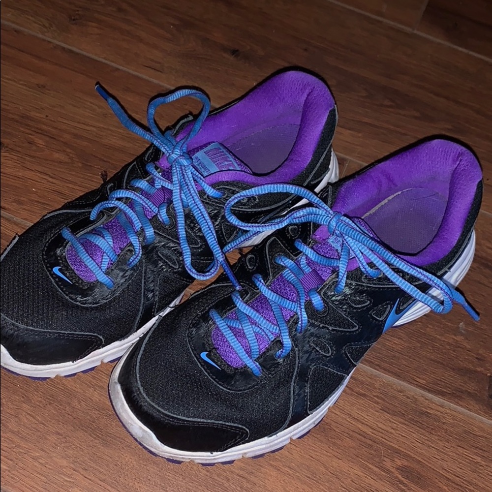 Nike women’s revolution 2